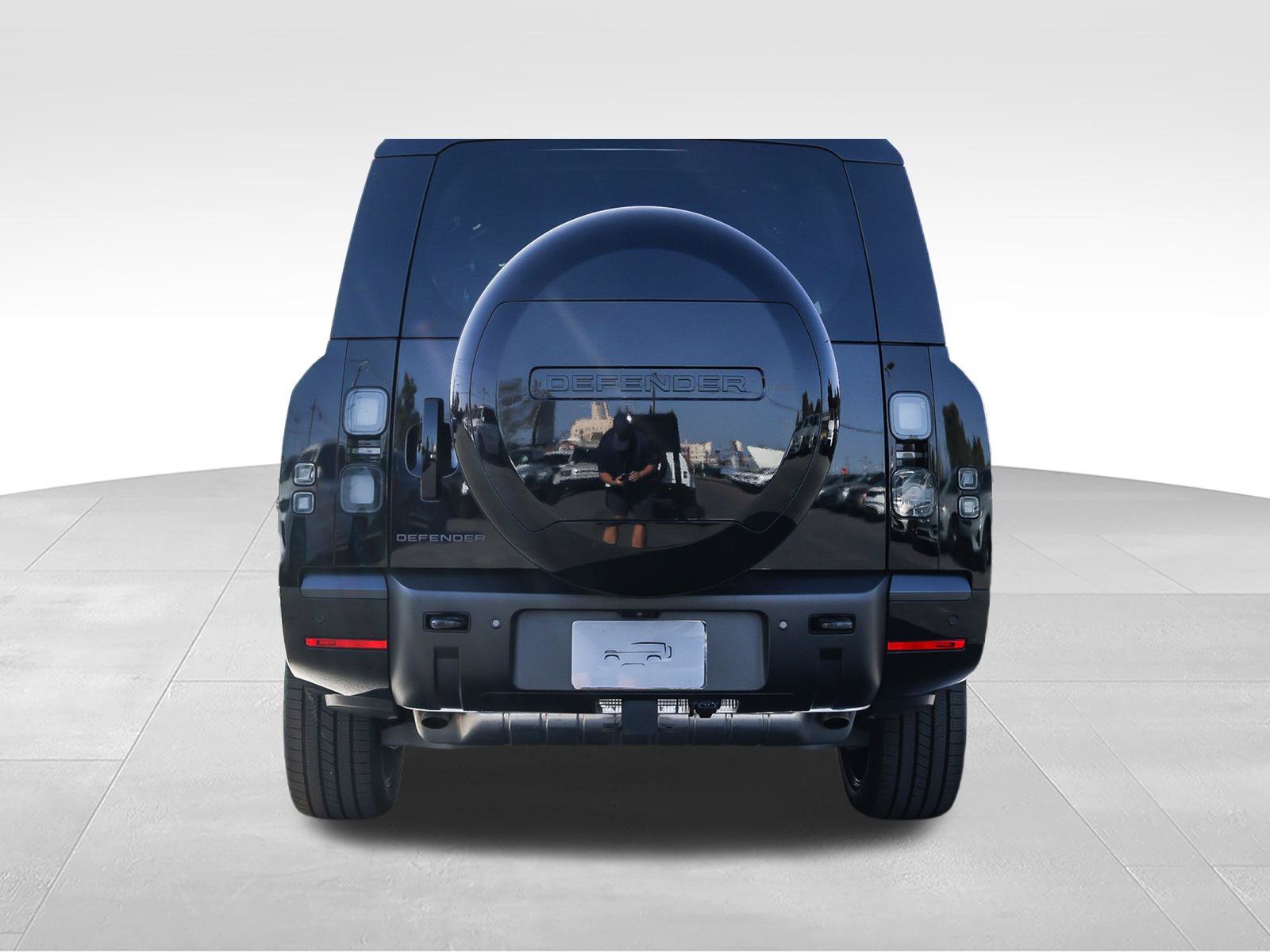 New 2026 Land Rover Defender 130 X-Dynamic SE AWD/4WD image 5