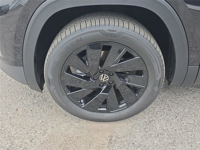 New 2026 Volkswagen Atlas Cross Sport SE image 9
