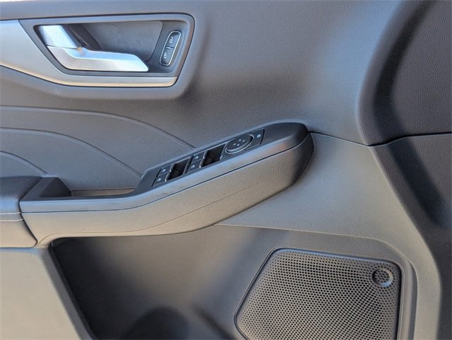 Used 2024 Ford Escape SE image 23