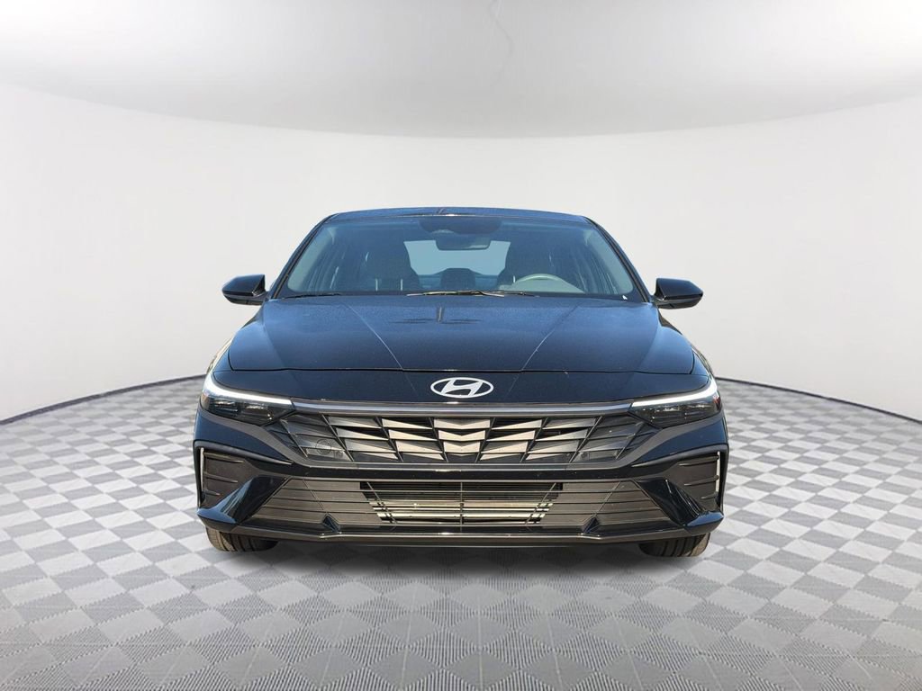 Used 2025 Hyundai Elantra Sport w/ Cargo Package image 2