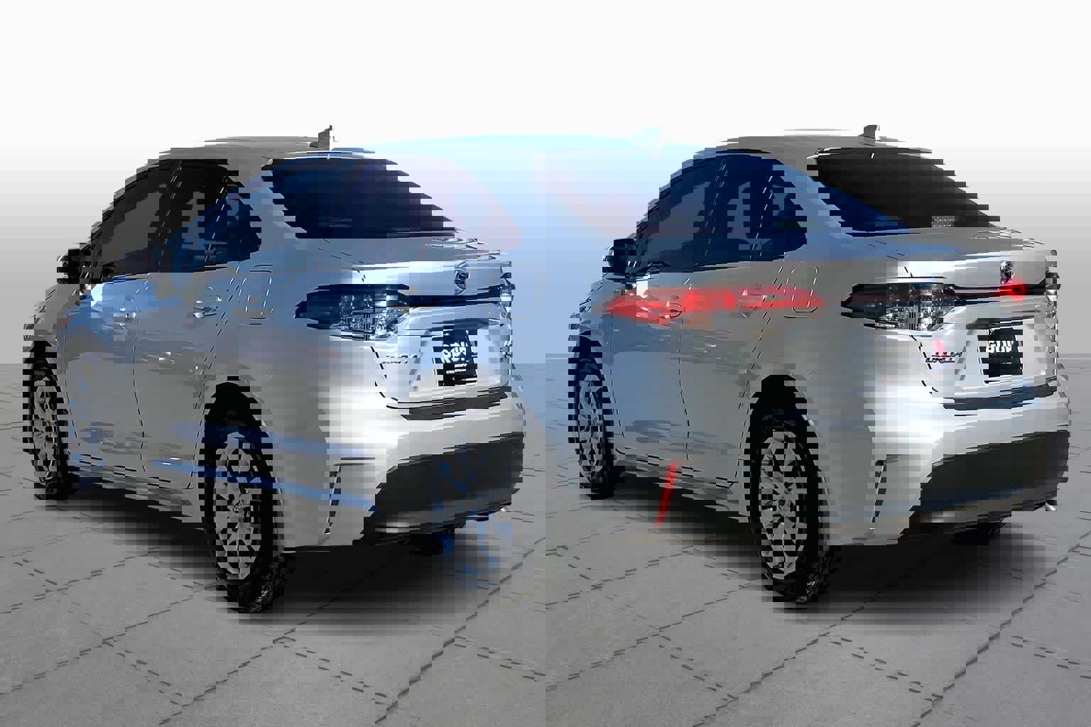 Used 2025 Toyota Corolla LE image 12