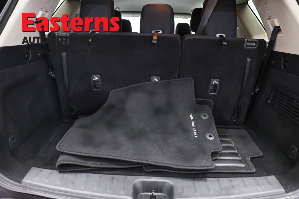 Used 2025 Nissan Pathfinder SV FWD image 9