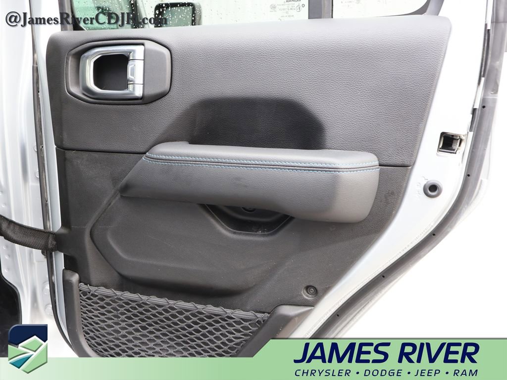 Used 2023 Jeep Wrangler Unlimited Rubicon 4xe w/ Cold Weather Group AWD/4WD image 11