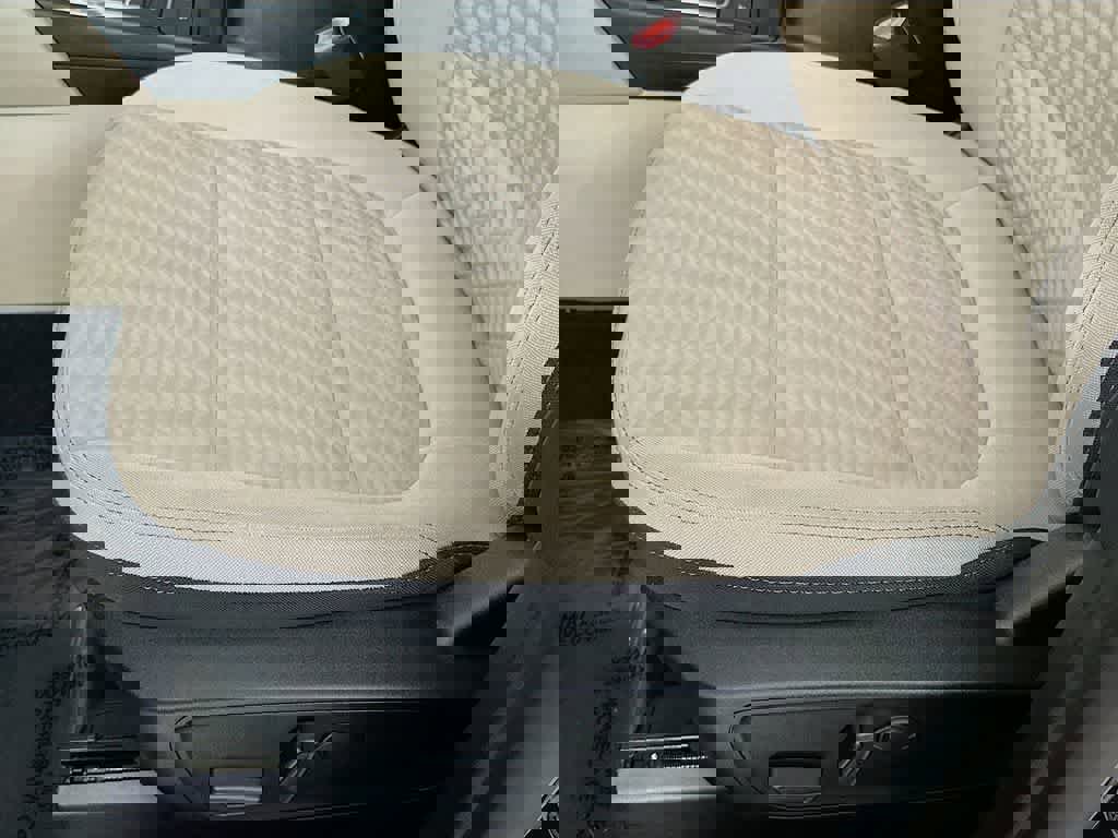 Certified 2020 Ford Escape SE image 29