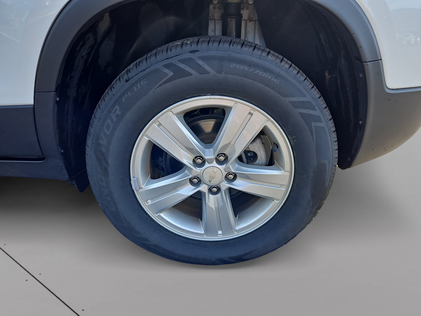 Used 2021 Chevrolet Trax LT w/ LT Convenience Package AWD/4WD image 15