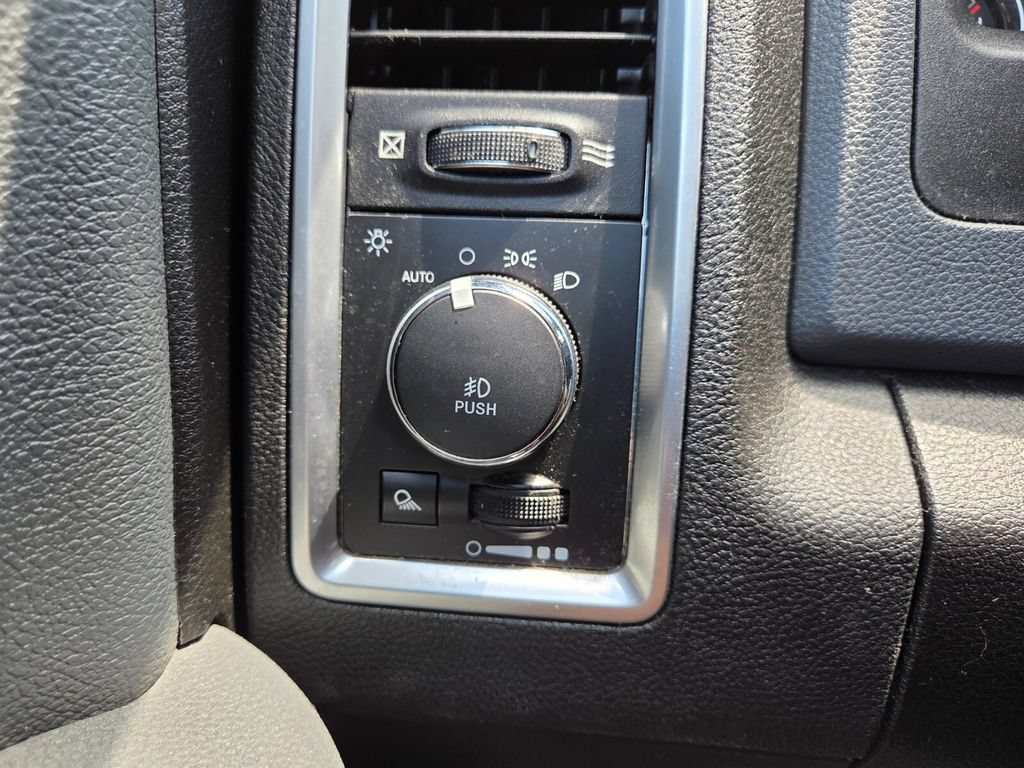 Used 2019 RAM 1500 Big Horn RWD image 12