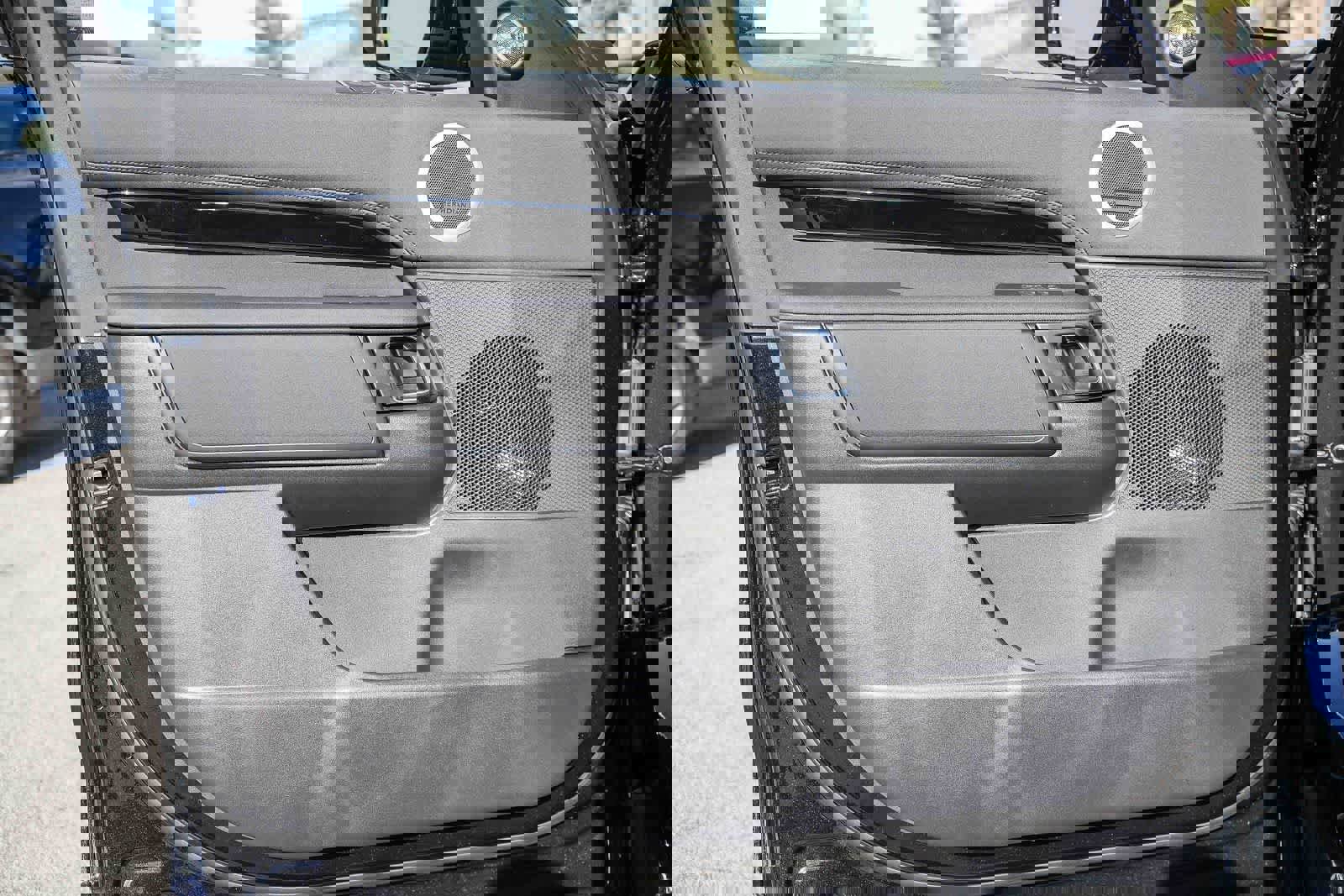 New 2026 Land Rover Discovery S image 21