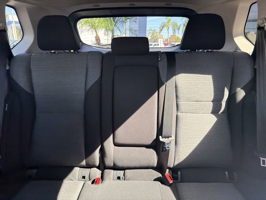 Used 2023 Nissan Rogue SV image 12