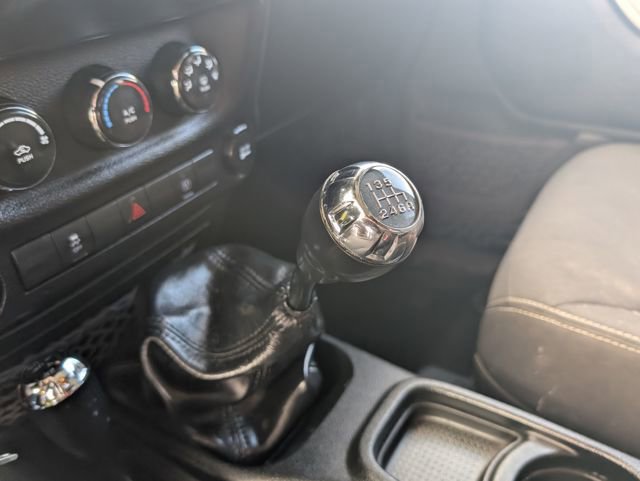 Used 2017 Jeep Wrangler Unlimited Sahara w/ Connectivity Group image 20