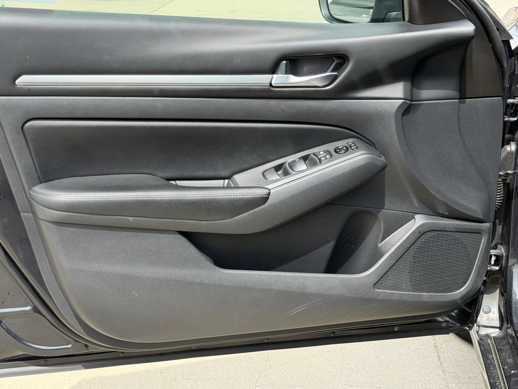 Used 2022 Nissan Altima 2.5 SV FWD image 17