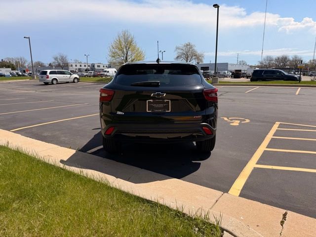 Certified 2024 Chevrolet Trax RS w/ Driver Confidence Package FWD image 5