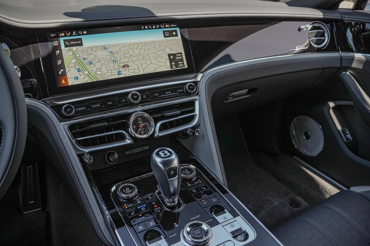 Certified 2025 Bentley Flying Spur Plug-In Hybrid AWD/4WD image 30
