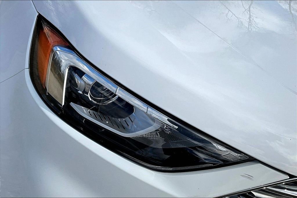 Certified 2020 Ford Edge SE image 28