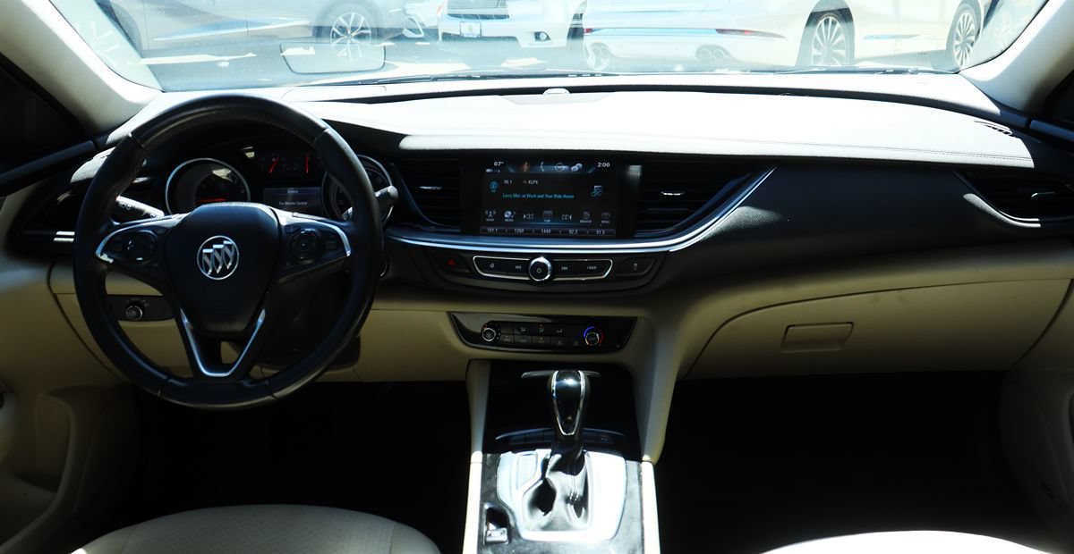 Used 2018 Buick Regal Preferred w/ Sights and Sounds Package FWD image 31