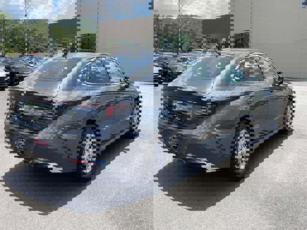 New 2025 Hyundai Sonata SE image 3