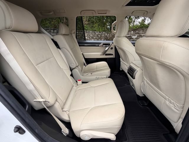 Used 2021 Lexus GX 460 Luxury w/ Sport Design Package AWD/4WD image 31