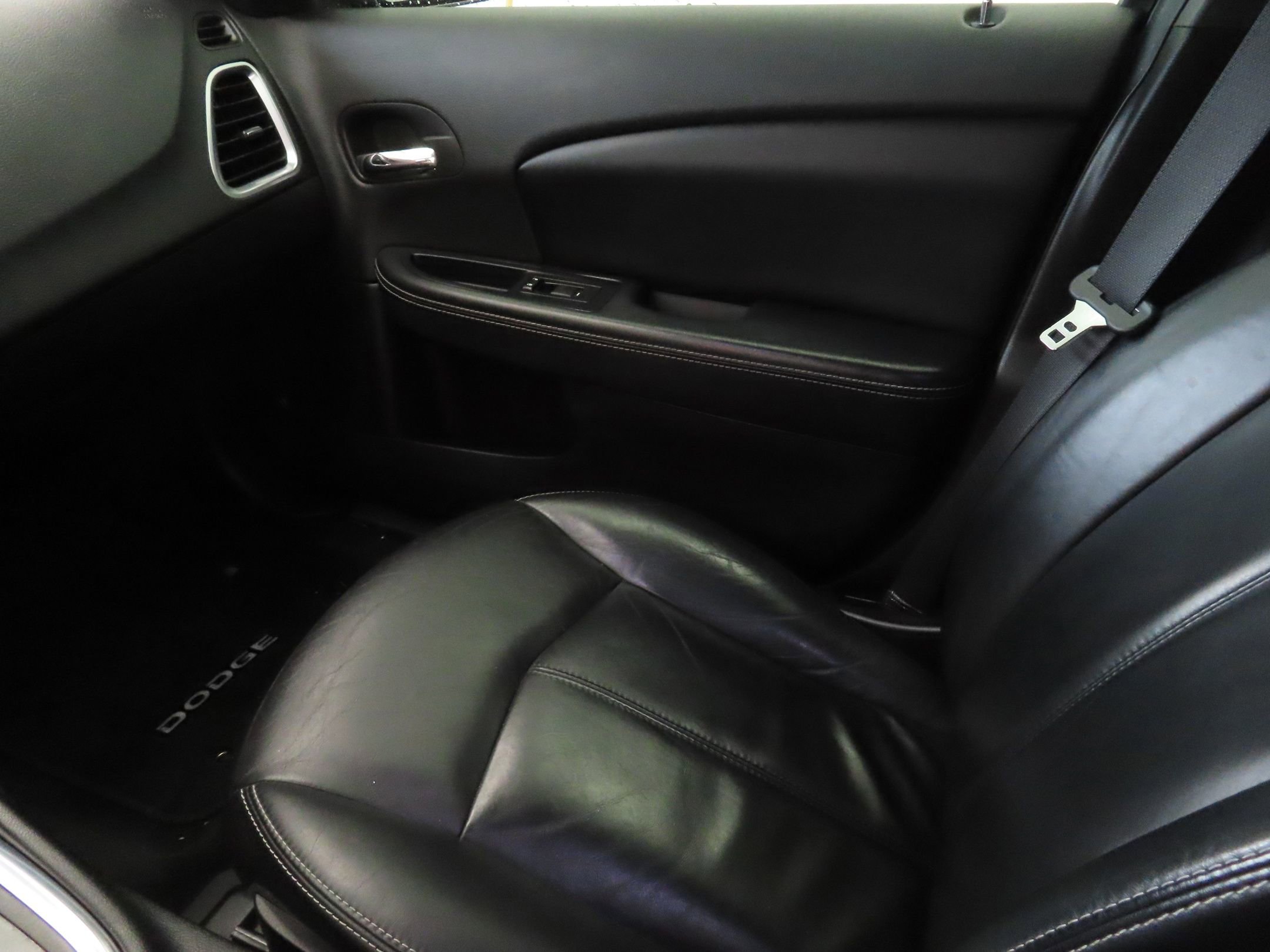Used 2014 Dodge Avenger SXT w/ Rallye Appearance Group FWD image 17