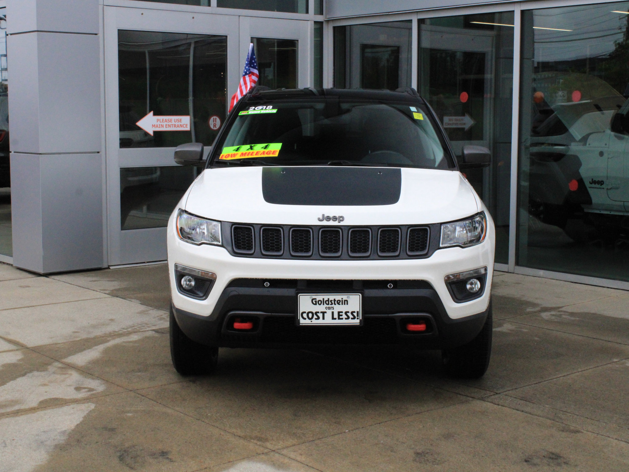 Used 2018 Jeep Compass Trailhawk w/ Cold Weather Group AWD/4WD image 2