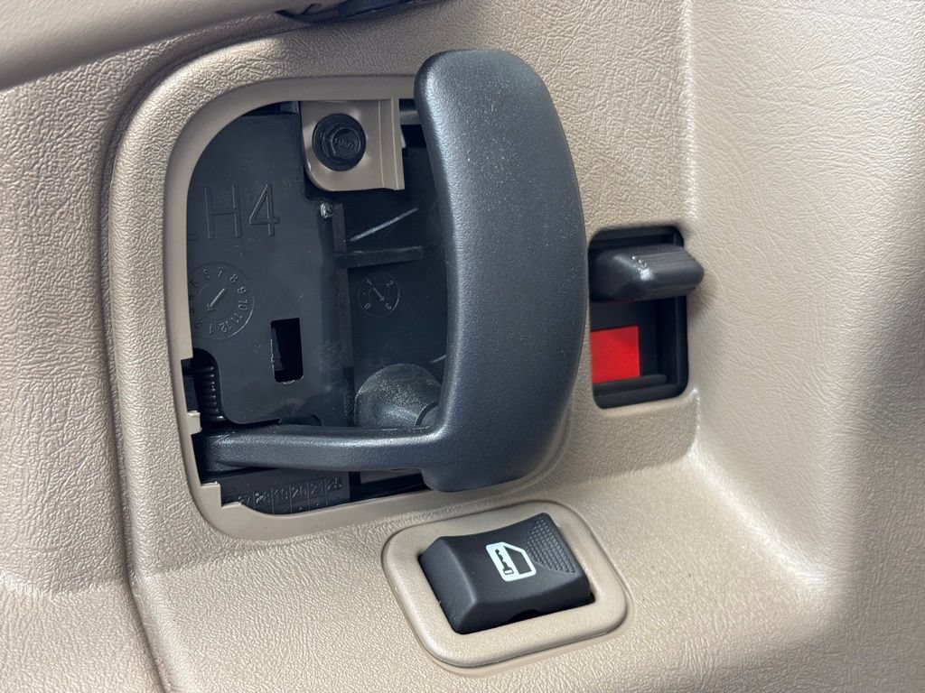 New 2026 GMC Savana 2500 Extended w/ Driver Convenience Package RWD image 9