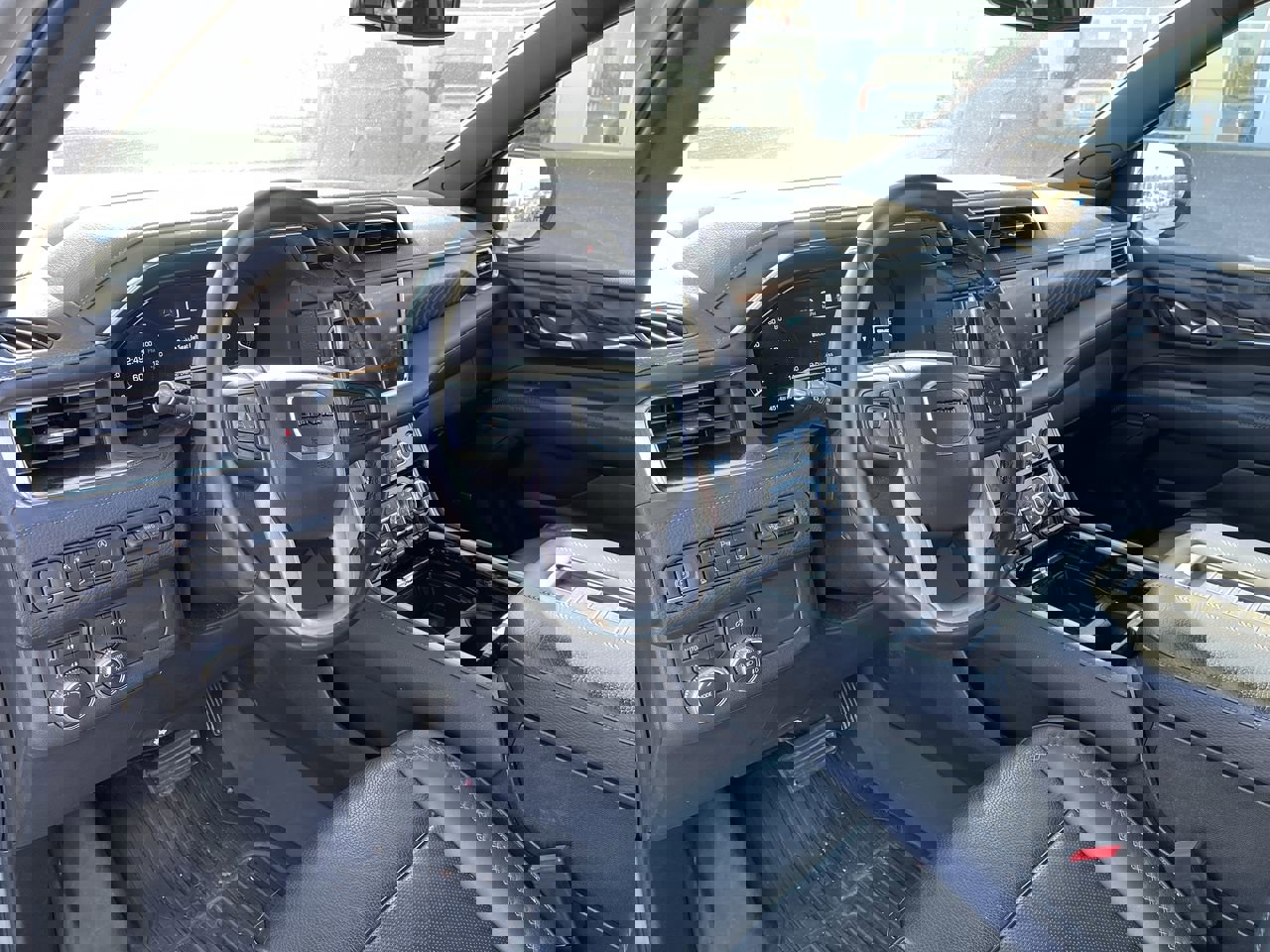 Certified 2023 GMC Yukon XL Denali image 10