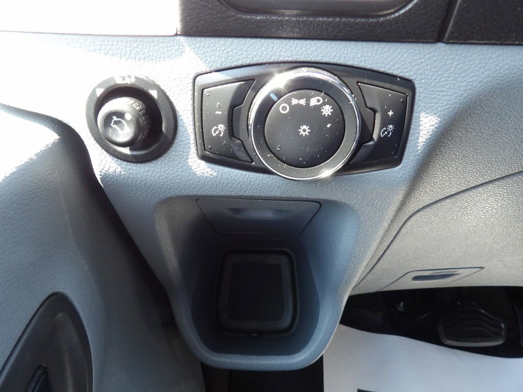 Used 2019 Ford Transit 150 XLT RWD image 19