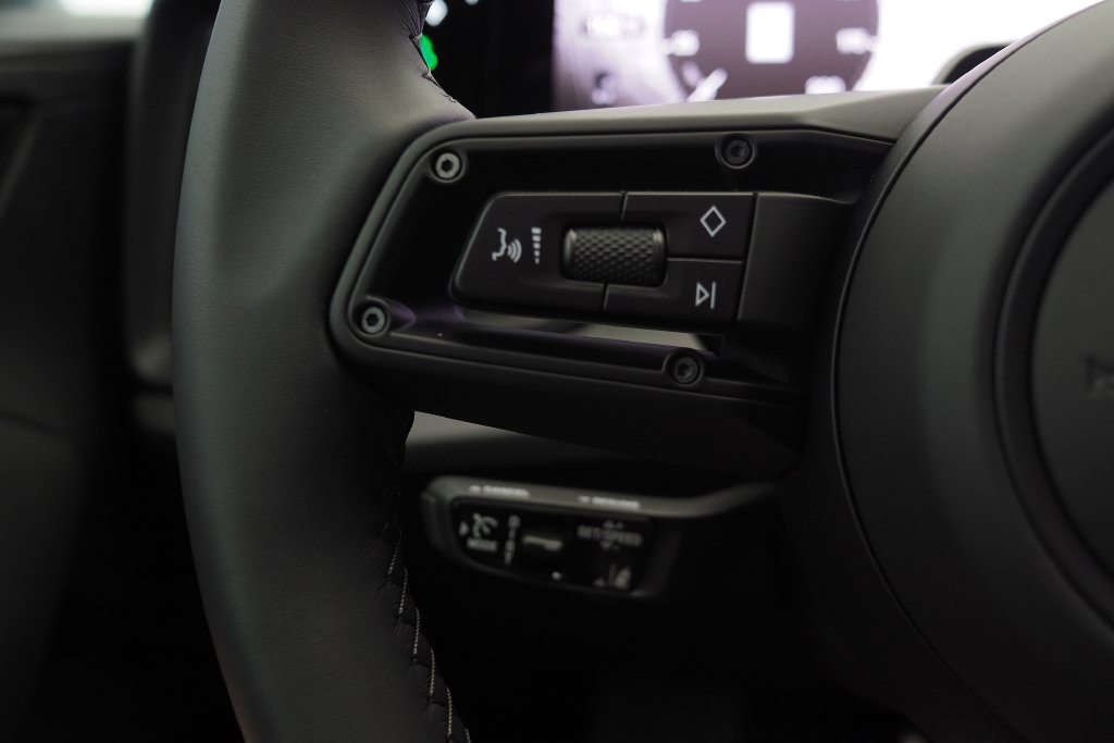 New 2026 Porsche Cayenne Electric Coupe AWD/4WD image 18