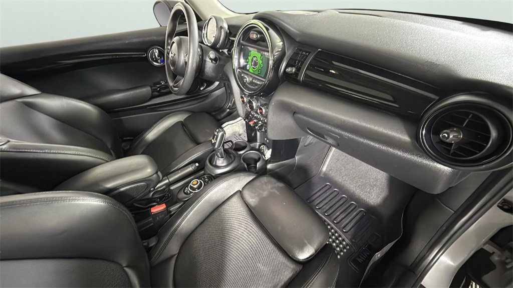 Used 2020 MINI Cooper 2-Door Hardtop image 30