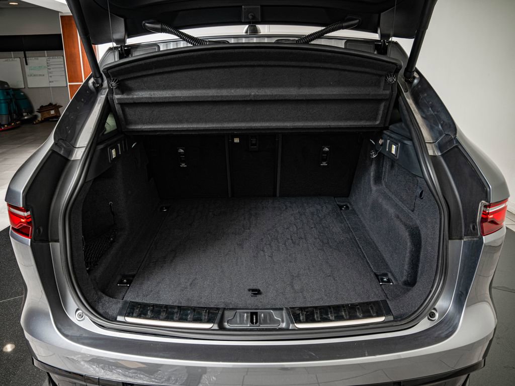 Certified 2025 Jaguar F-PACE R-Dynamic S AWD/4WD image 35