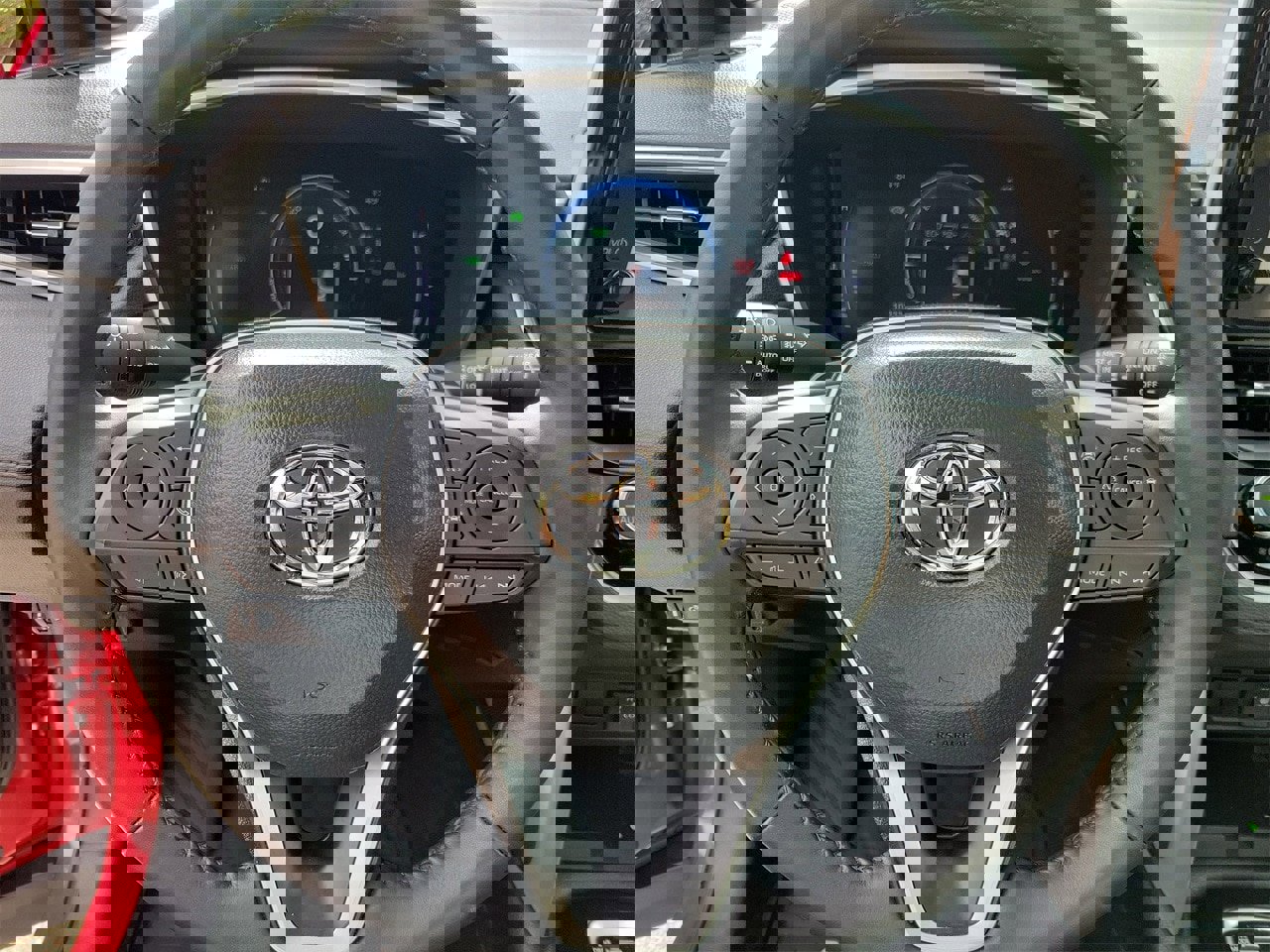 Used 2025 Toyota Corolla Cross AWD Hybrid image 20