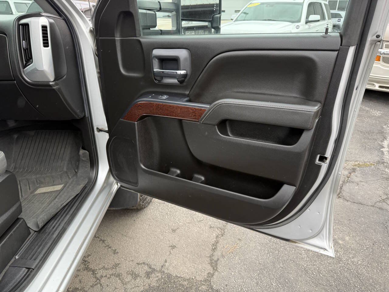 Used 2019 GMC Sierra 2500 SLE AWD/4WD image 25