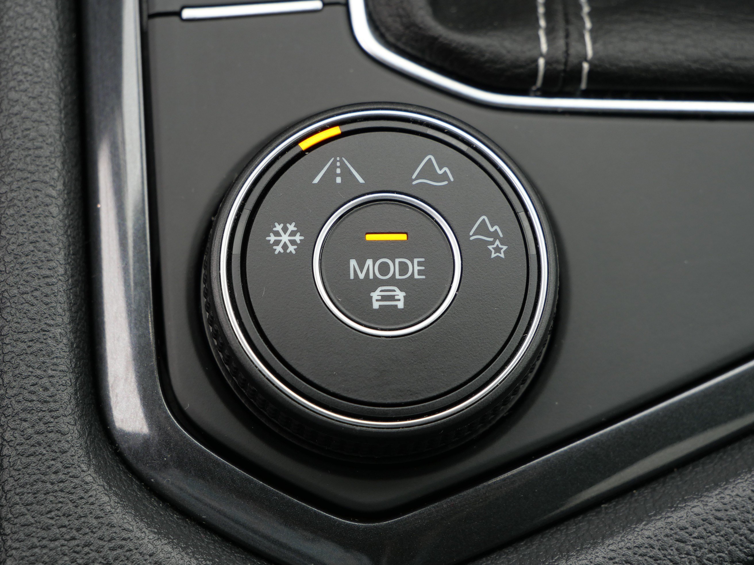 Used 2024 Volkswagen Tiguan S w/ MDO Package, Two-Row AWD/4WD image 29