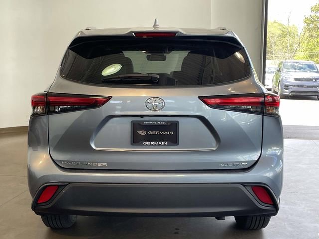 Used 2021 Toyota Highlander XLE AWD/4WD image 5