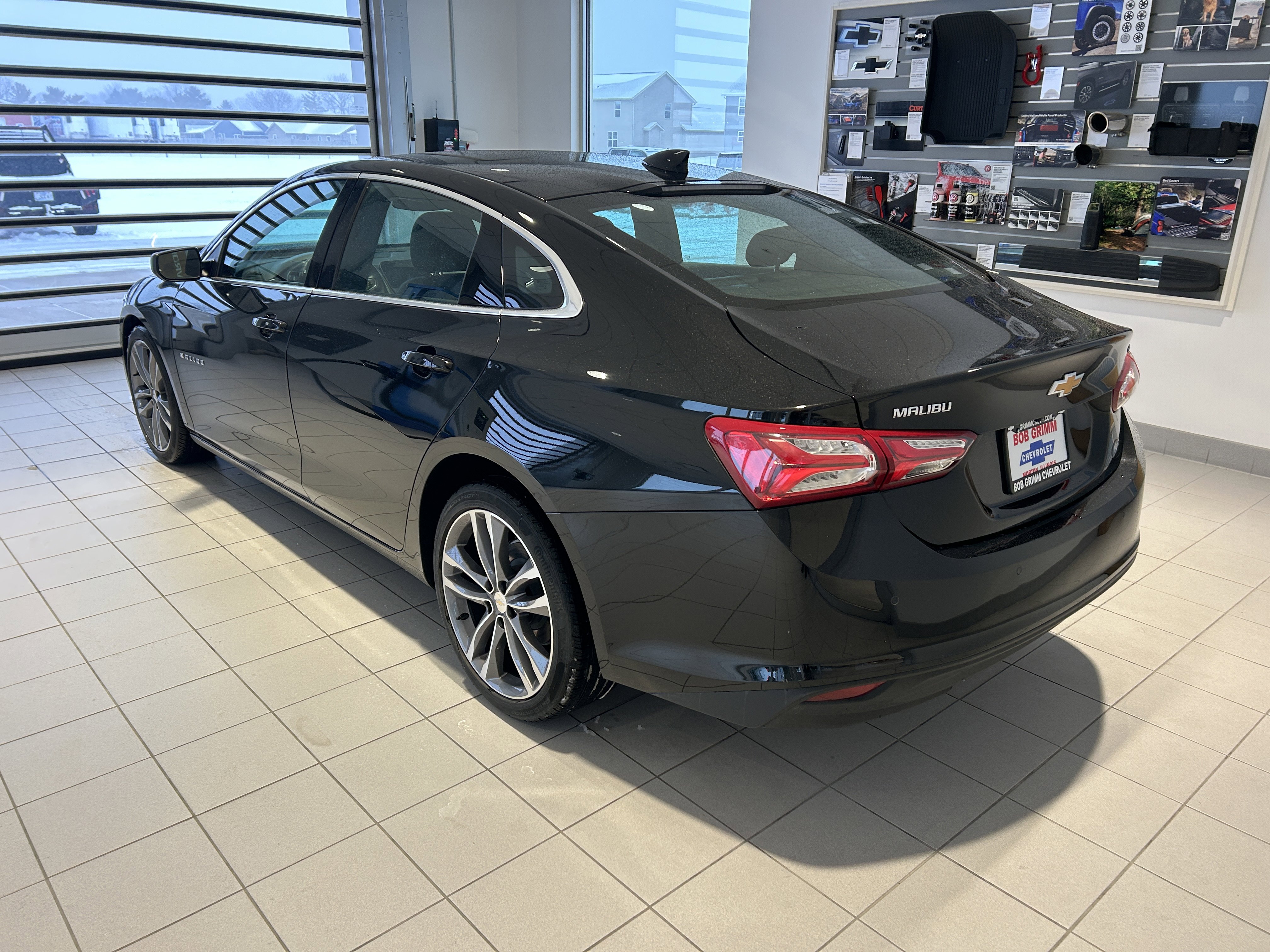 Used 2024 Chevrolet Malibu LT image 3