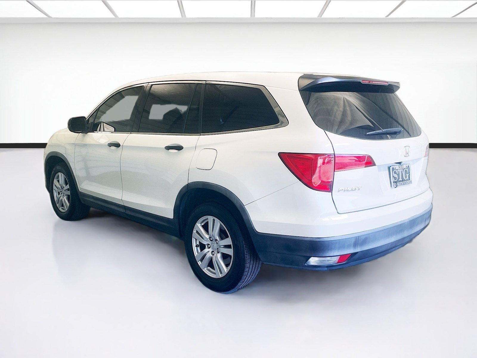 Used 2017 Honda Pilot LX image 6