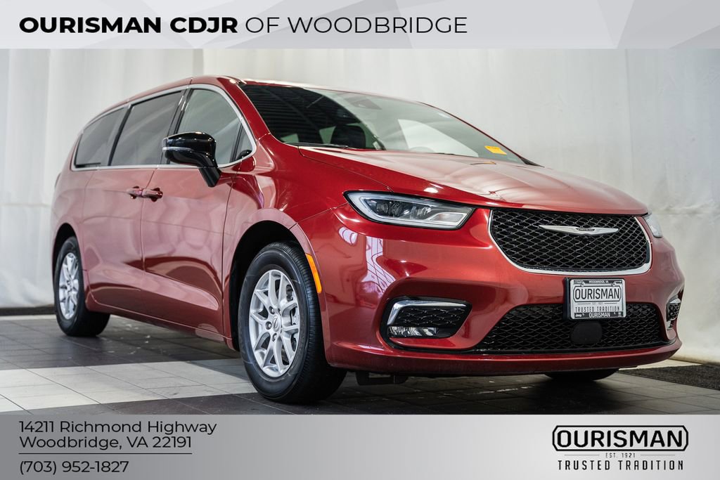 Certified 2025 Chrysler Pacifica Select