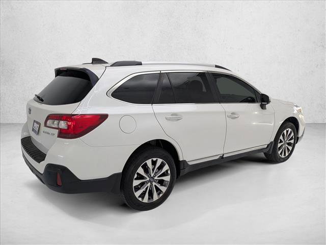 Used 2019 Subaru Outback 2.5i Touring AWD/4WD image 4