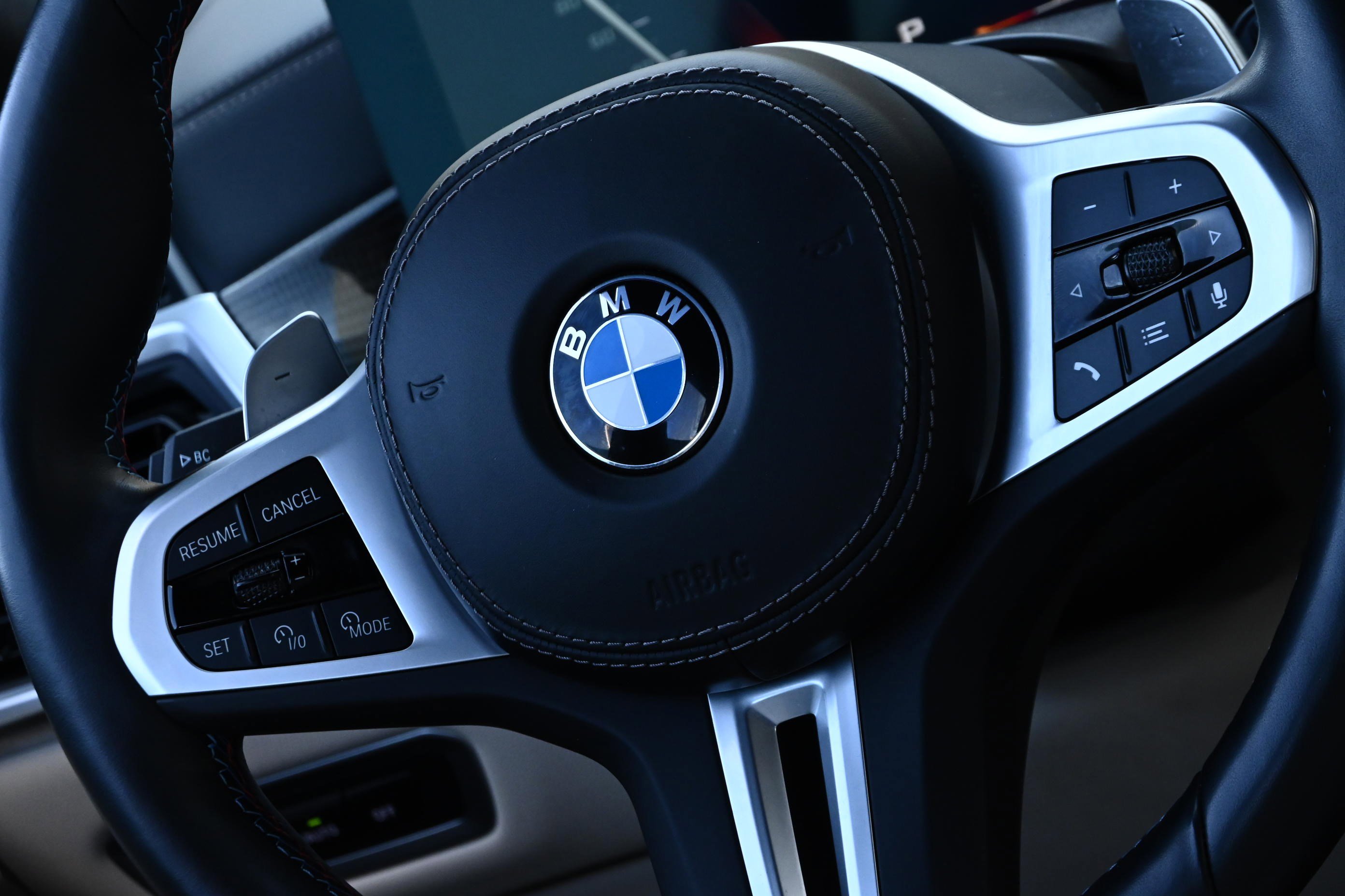 Used 2024 BMW X7 M60i w/ Executive Package image 27