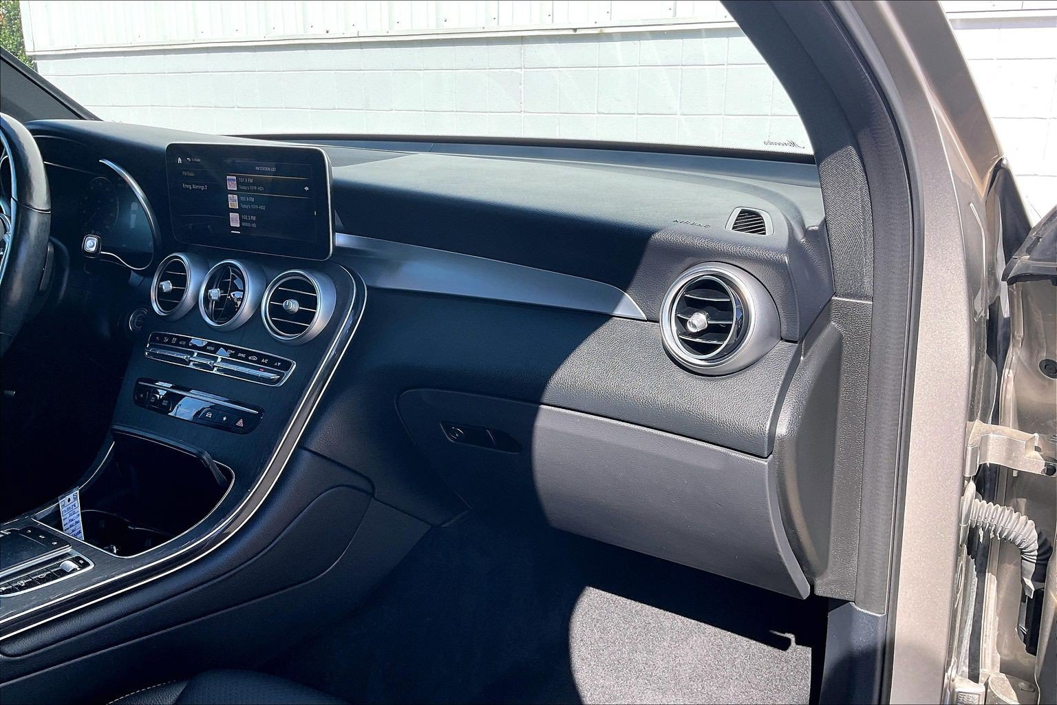 Used 2021 Mercedes-Benz GLC 300 4MATIC image 21