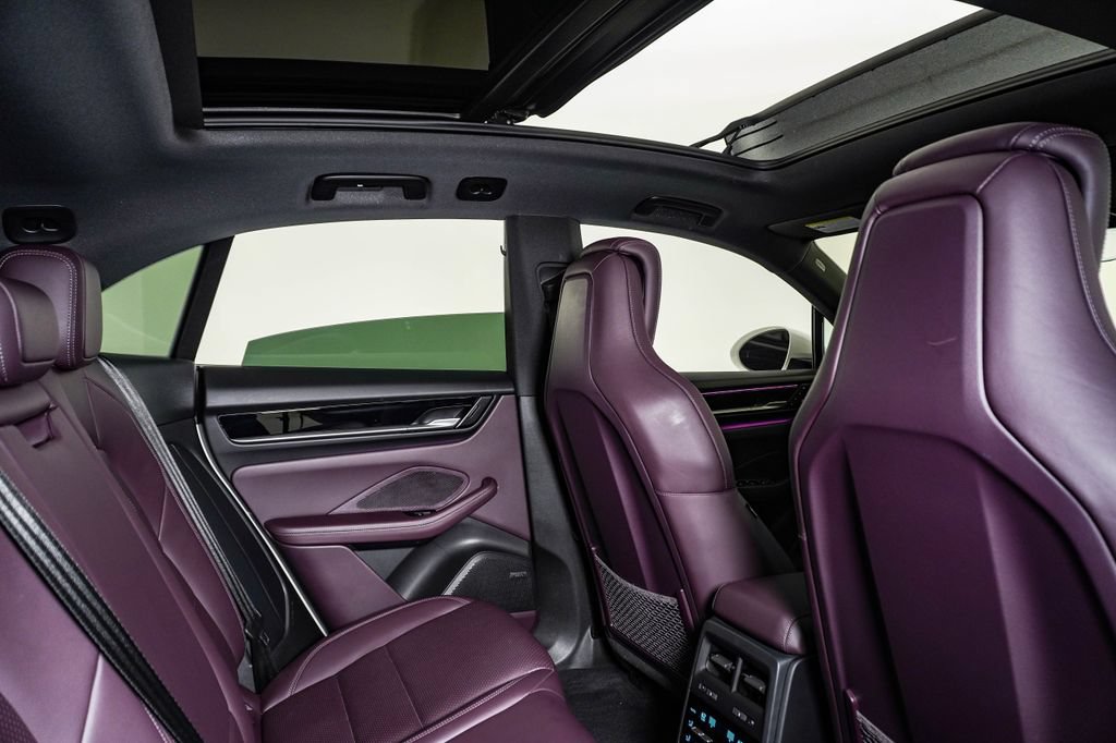 Certified 2025 Porsche Macan 4 Electric AWD/4WD image 16