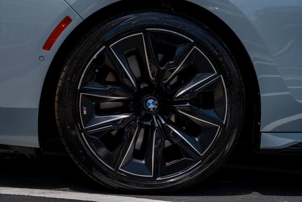 Used 2023 BMW 740i RWD image 22