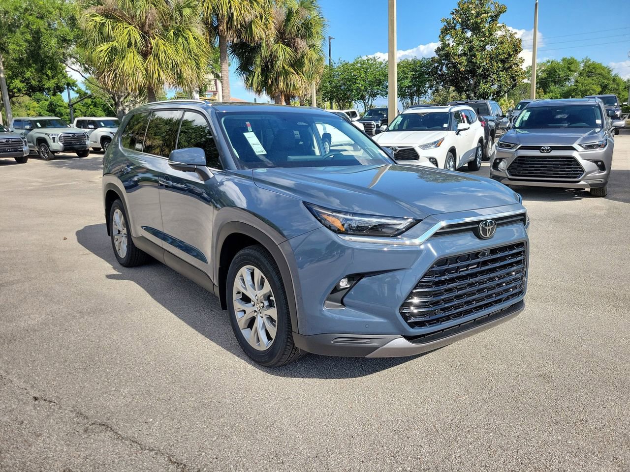 New 2026 Toyota Grand Highlander Limited FWD image 2
