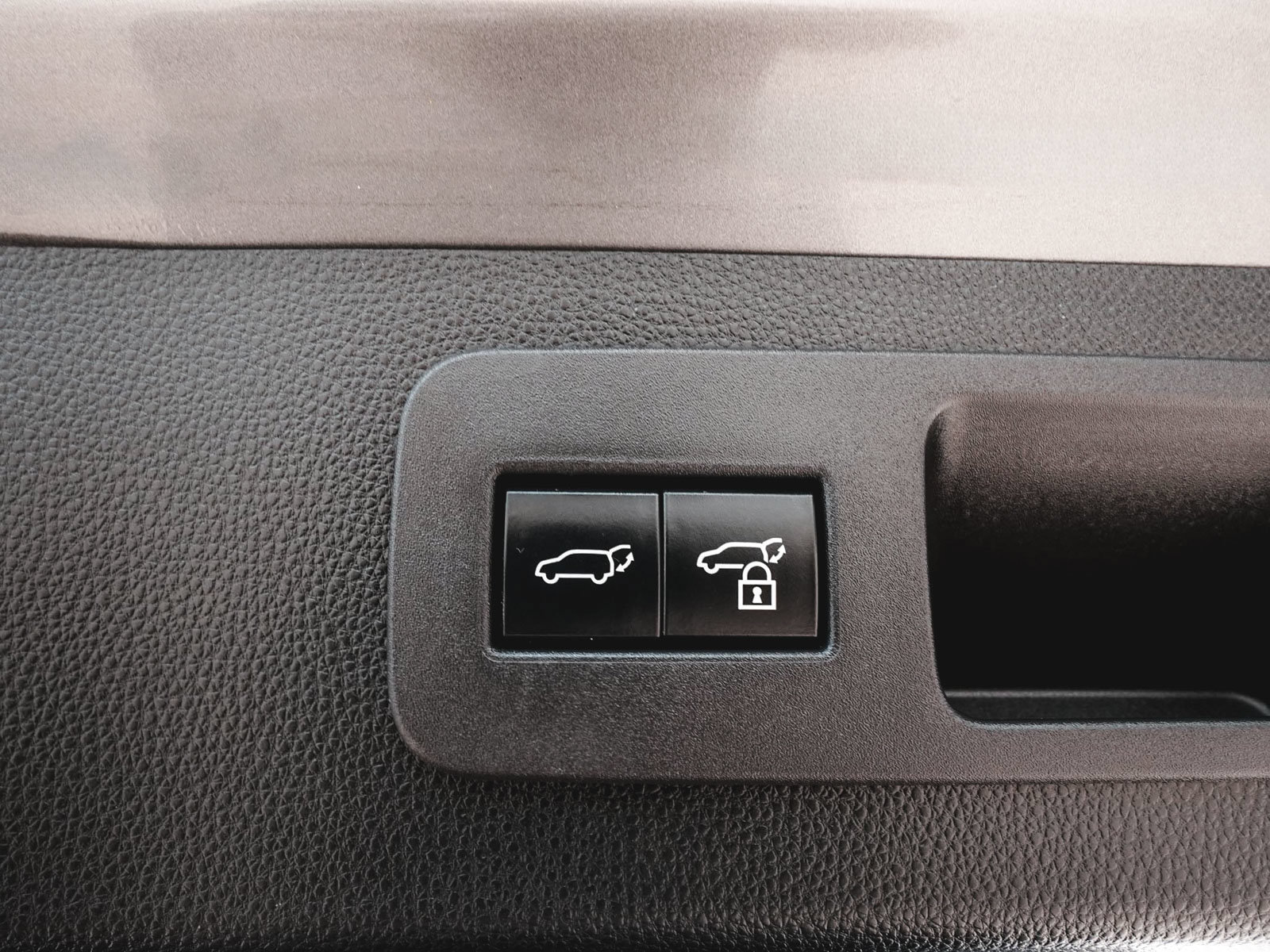 Used 2022 Lexus LX 600 4WD w/ Appearance Package image 51