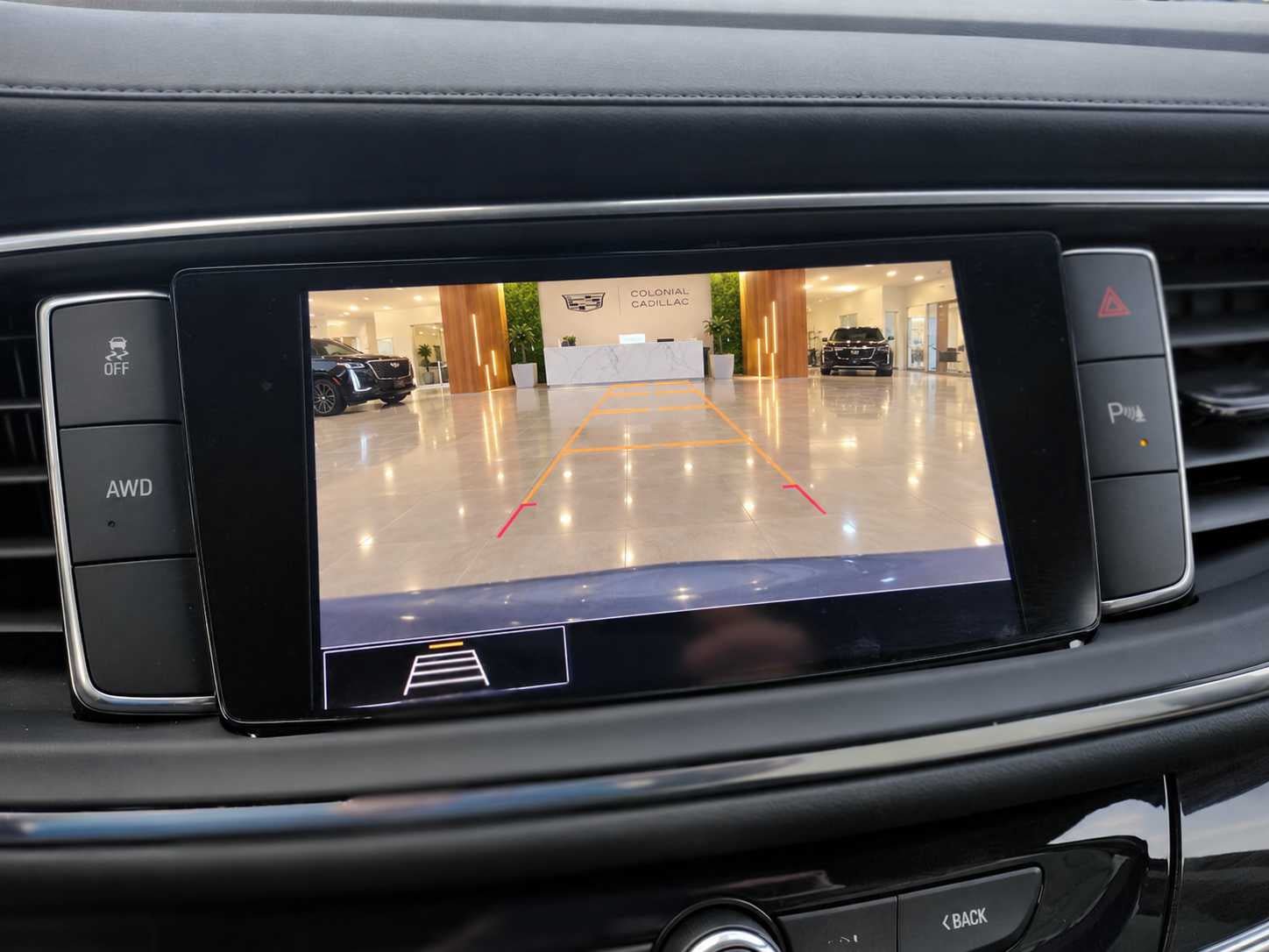 Used 2020 Buick Enclave Essence AWD/4WD image 16