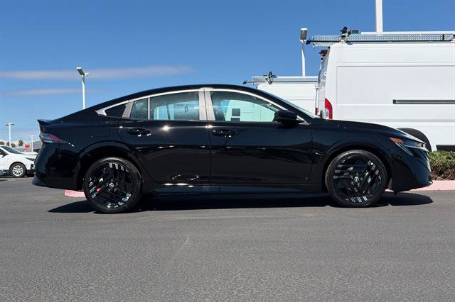 New 2027 Nissan Sentra SR w/ Floor Mat Package FWD image 3