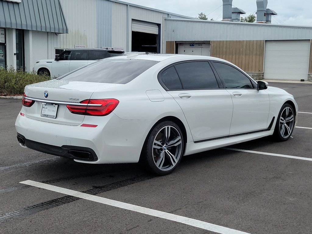 Used 2019 BMW 750i w/ Executive Package image 5