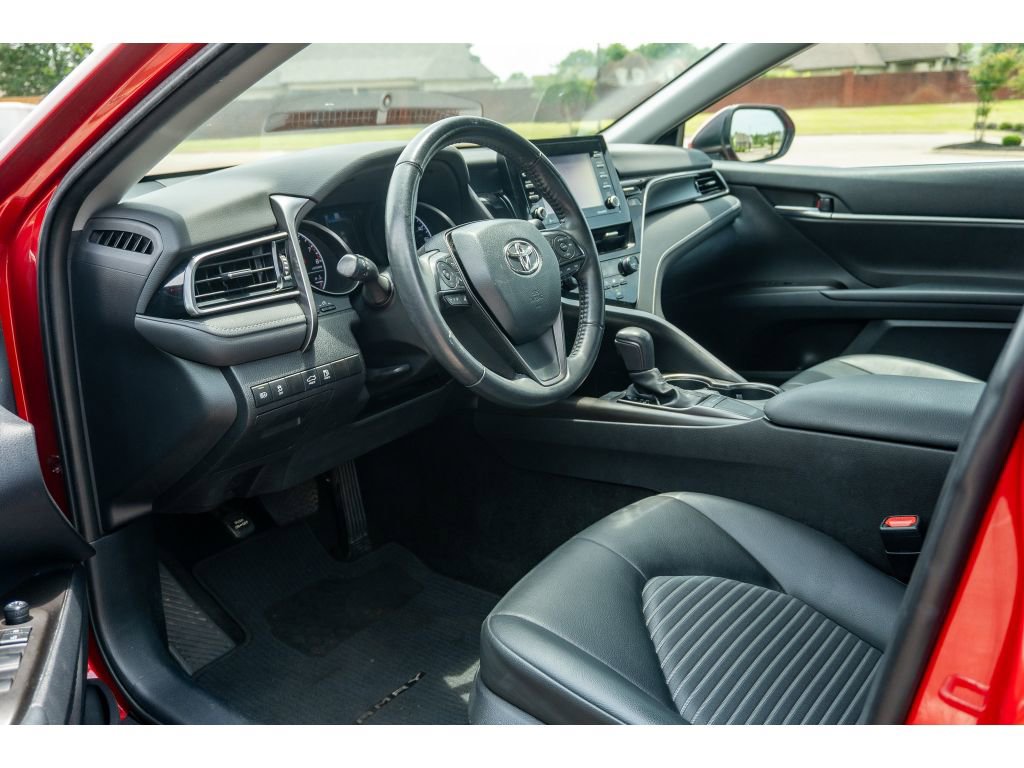 Used 2022 Toyota Camry SE w/ Convenience Package FWD image 11