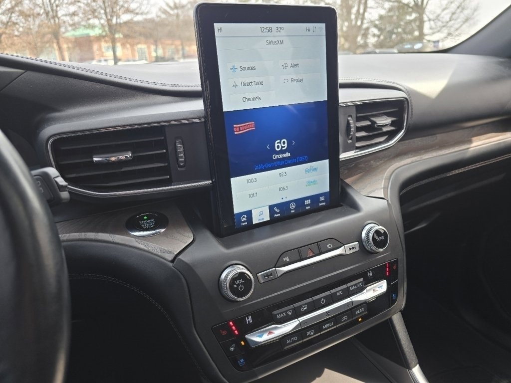 Used 2020 Ford Explorer Platinum w/ Premium Technology Package image 26