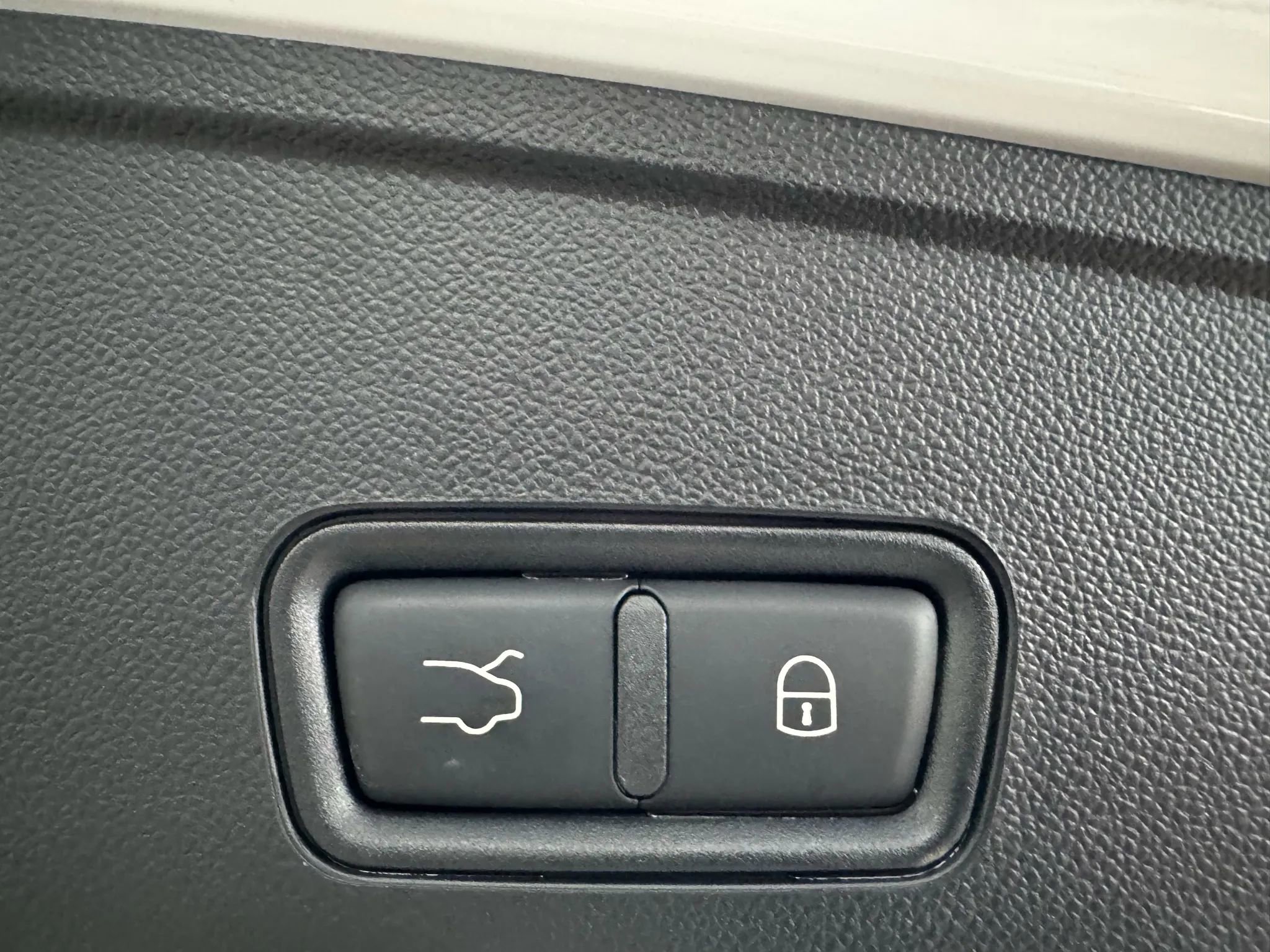 Used 2023 Maserati Grecale Trofeo image 24