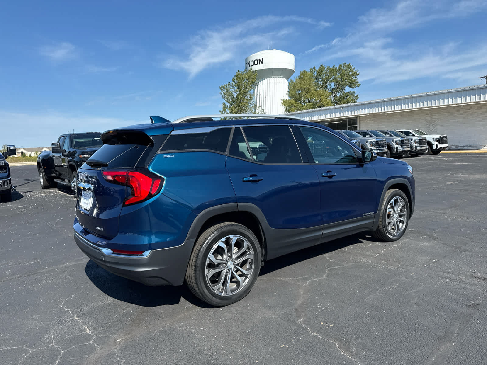 Certified 2021 GMC Terrain SLT w/ Infotainment Package II AWD/4WD image 5