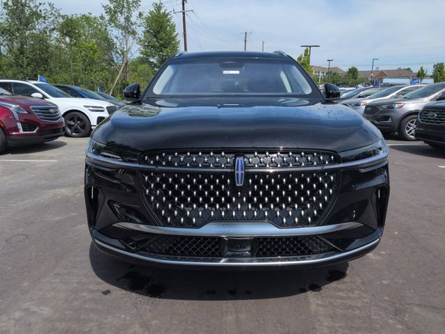 Used 2024 Lincoln Nautilus Reserve w/ Equipment Group 202A AWD/4WD image 2